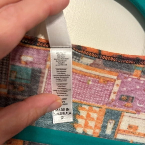 Lularoe Perfect Tee Sz XL Luggage Print - Picture 5 of 7